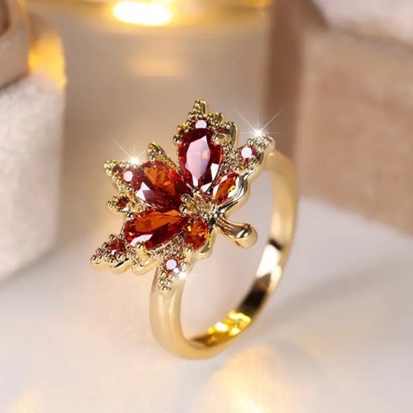 🍁 Maple Leaf Zircon Golden Halo Ring - Picture 2 of 5